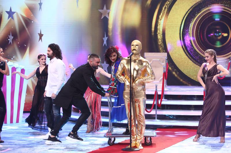 Transformări de senzație în prima ediție a emisiunii „Scena misterelor”! Vedetele au avut o misiune extrem de grea