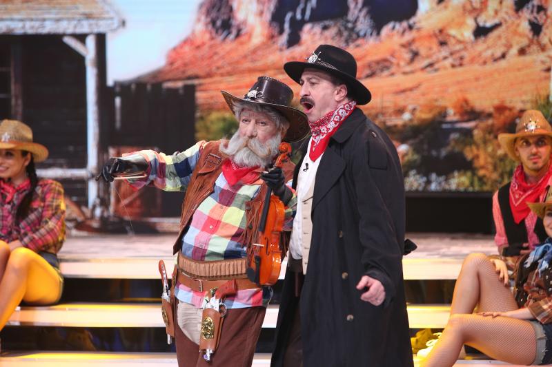 Transformări de senzație în prima ediție a emisiunii „Scena misterelor”! Vedetele au avut o misiune extrem de grea