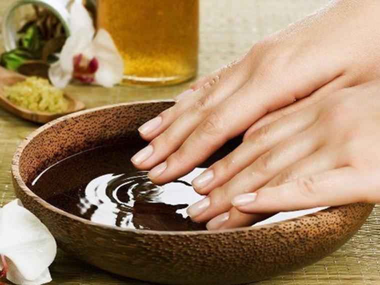 Ce se întâmplă dacă masezi unghiile cu bicarbonat de sodiu 2 săptămâni