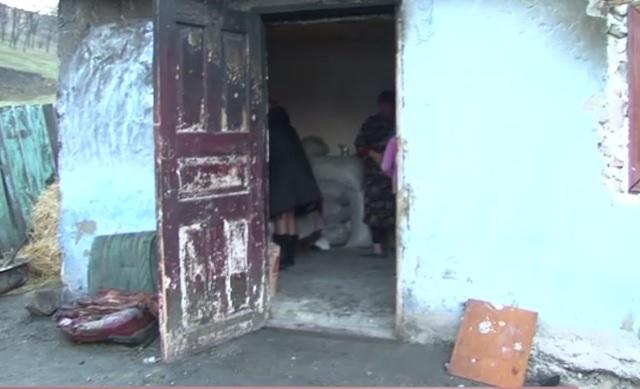 (Foto) A fost desfigurată cu acid sulfuric pe față, chiar de tatăl beat. Femeia îi reproșase bărbatului că se îmbată zilnic