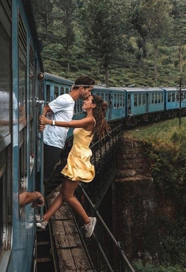 Poză scandaloasă pusă de doi tineri pe internet! Au riscat totul! „Rușine să vă fie...”