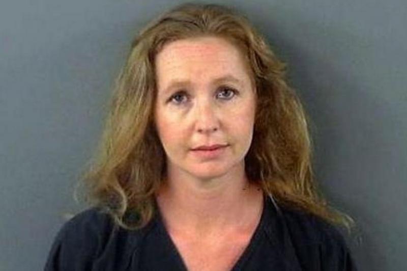 Un elev s-a sinucis după ce a fost abuzat la școală de o profesoară! A fost găsit fără suflare într-o mașină. „L-a umilit”