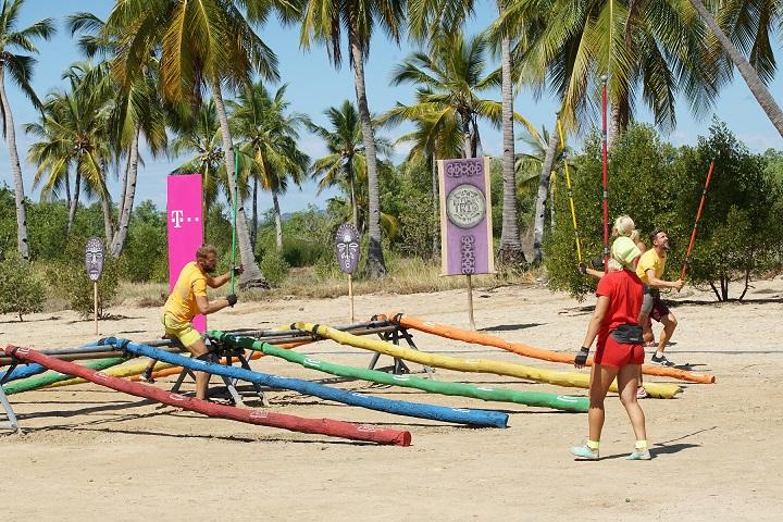 Ultimele douã fete din „Ultimul Trib” intră la duel