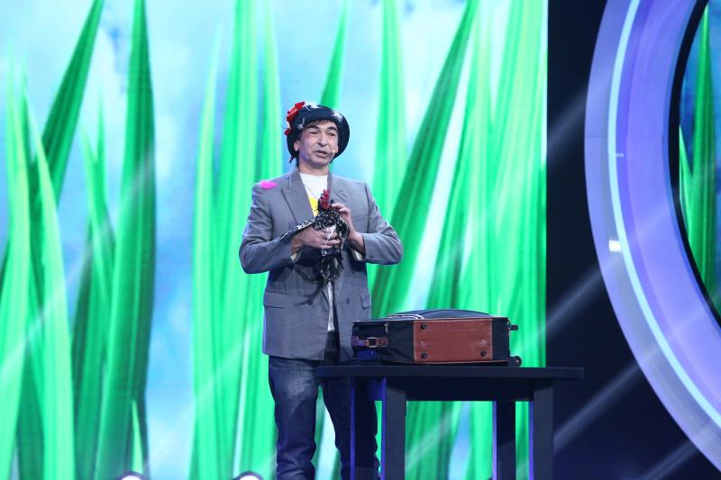 Momente șocante, show fierbinte de striptease cu baloane și Bendeac la controlul medical, în a doua ediție din sezonul 6 „iUmor”