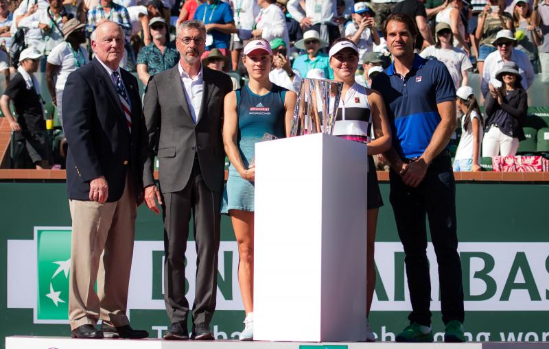 Ce bine îi stă! Primele imagini cu Bianca Andreescu și trofeul de la Indian Wells: „A fost o călătorie nebună, o adevărată poveste a Cenuşăresei”