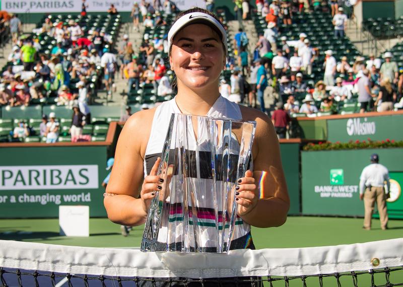 Ce bine îi stă! Primele imagini cu Bianca Andreescu și trofeul de la Indian Wells: „A fost o călătorie nebună, o adevărată poveste a Cenuşăresei”