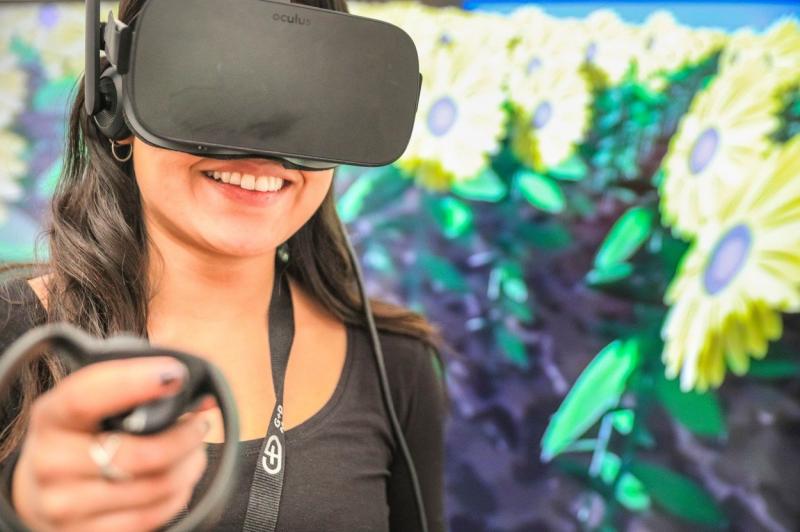 Ce înseamnă că "trăiești pe net". Jocurile video bazate pe realitatea virtuală înlocuiesc plimbările prin parc