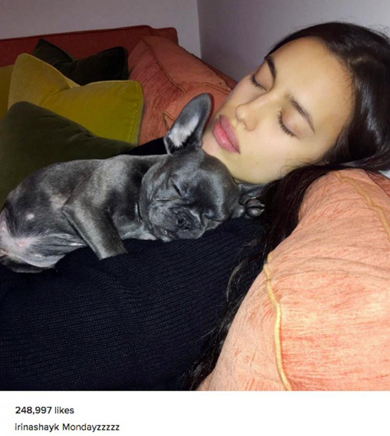 Ziua Somnului Sănătos. Ipostaze amuzante în care au fost surprinse vedetele în timpul somnului