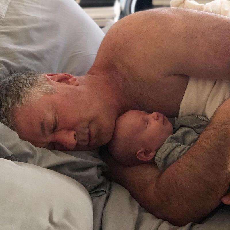 Ziua Somnului Sănătos. Ipostaze amuzante în care au fost surprinse vedetele în timpul somnului