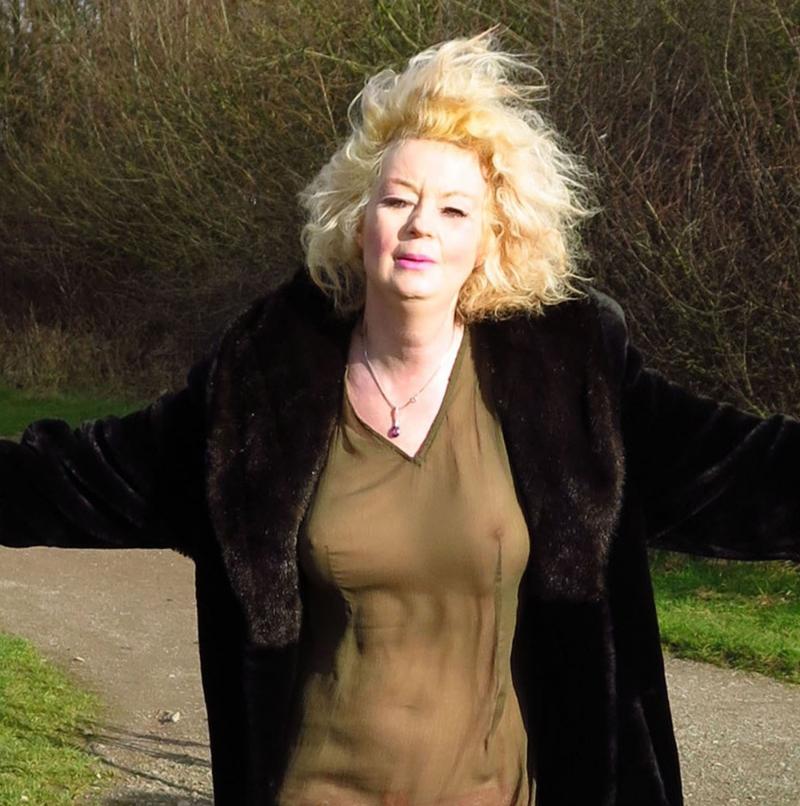 O vedetă vrut să facă un film sexy cu iubitul ei, dar a difuzat imaginile live, pe Instagram! Ce mesaj a transmis, după ce și-a dat seama ce făcuse