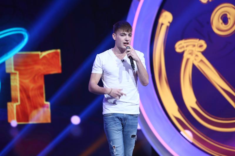 Mihai Bendeac, îndrăgostit iremediabil de o concurentă, în cea de-a cincea ediție a sezonului 6 ,,iUmor'': ,,Era ca un înger, diafană, frumoasă și cu obrăjorii rumeni”