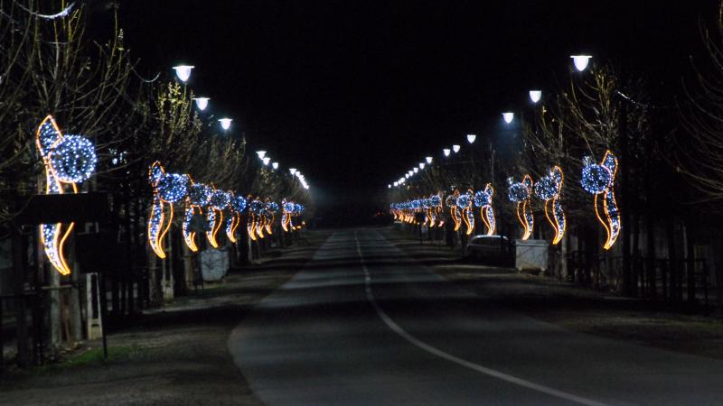 Luminițele pentru Sărbătorile de Iarnă 2018-2019 au fost mai scumpe cu 53, 14%. Vezi care au fost cele mai cheltuitoare orașe din România