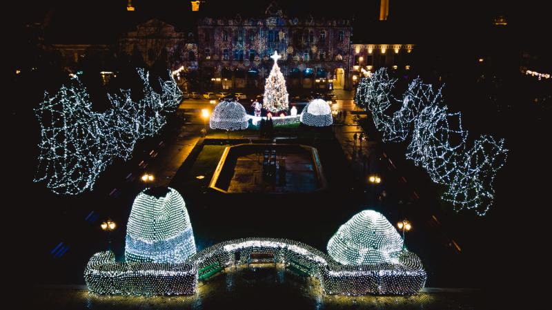 Luminițele pentru Sărbătorile de Iarnă 2018-2019 au fost mai scumpe cu 53, 14%. Vezi care au fost cele mai cheltuitoare orașe din România