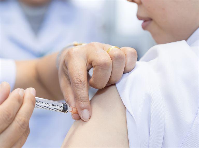 Persoanele nevaccinate nu mai au voie în locuri publice! În ce localitate a fost luată această măsură