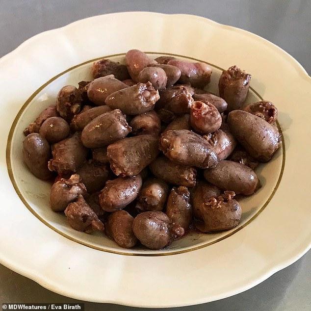 Așa arată o bunicuță de 62 de ani care practică culturism! Femeia a avut cancer de colon, iar acum îi datorează totul acestui regim alimentar