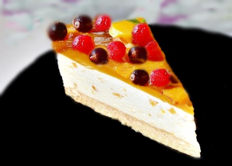 Cheesecake cu jeleu de mango. Un desert fără coacere, gustos și aspectuos.