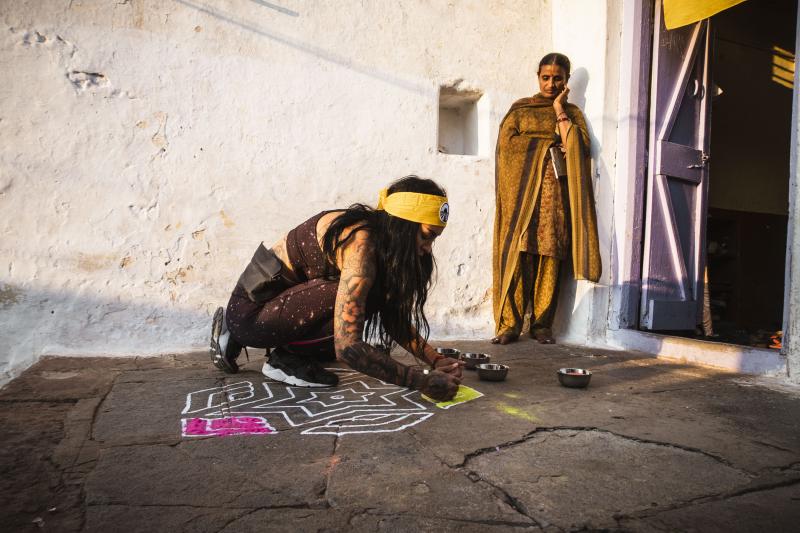 Lacrimi și adrenalină la „Asia Express”! Concurenții au trebuit să își bage mâinile în bălegar și să treacă de o cobră! Morodan a făcut o criză de zile mari