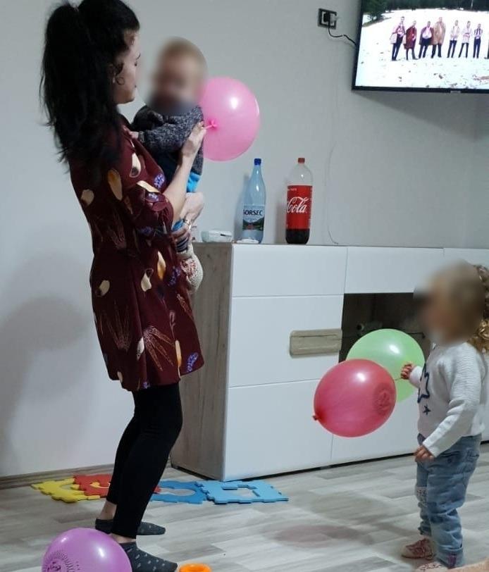 Moarte tulburătoare! O mămică în vârstă de 22 de ani din Buzău a murit în timp ce le făcea baie copilașilor ei. Ce s-a întâmplat cu femeia