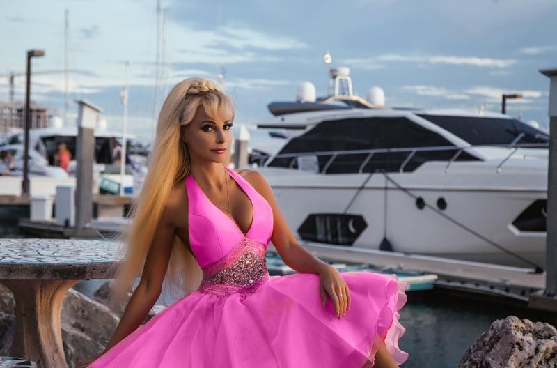 A cheltuit peste 120.000 de lire pentru a fi o adevărată păpușă Barbie: „Sunt un model de urmat”