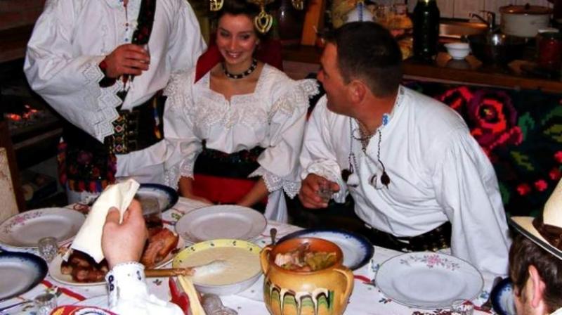 Paște 2019: Tradiții de Paști în România. Ce înseamnă dacă oul roșu are două gălbenușuri