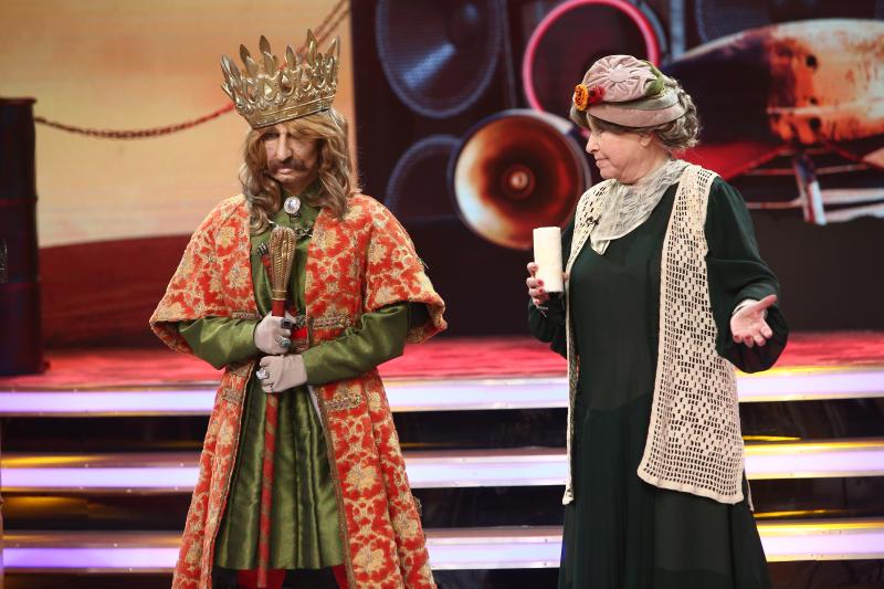 Ștrumful de la psiholog, scheletul cu chitară în flăcări și mega robotul Thanos! Ce personaje au făcut spectacol la „Scena misterelor”