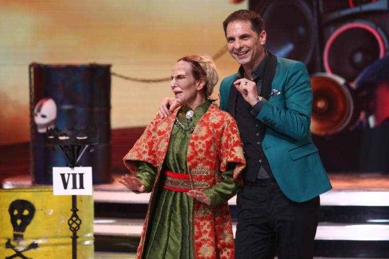 Carmen Tănase, Roxana Ciuhulescu, Daniela Gyorfi, Mioara Velicu, Cornel Palade și Cezar Ouatu s-au ascuns în spatele măștilor, la „Scena misterelor”