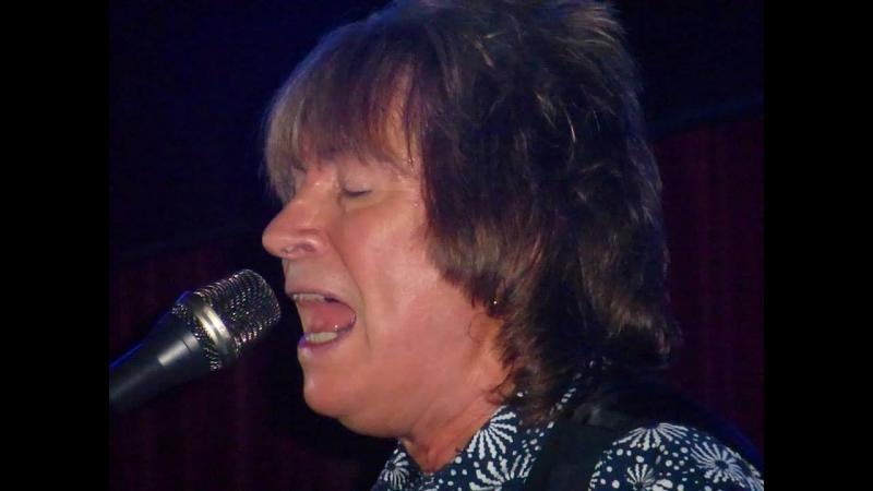 Doliu pentru fani! A terminat concertele, s-a dus acasă și a murit! Paul Raymond avea 73 de ani. „A cedat din nou...”