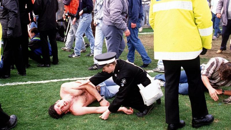 96 de morți, 766 de răniți. ”Se auzea cum le trosneau oasele de gard”. ”S-au urinat pe decedați!”