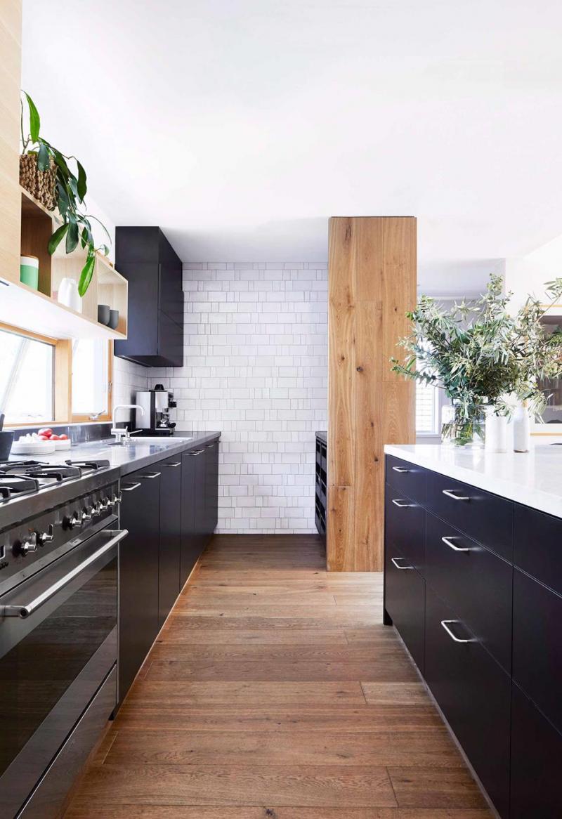 Amenajari bucătărie. 8 pași simpli de urmat pentru o renovare eficientă a bucătăriei