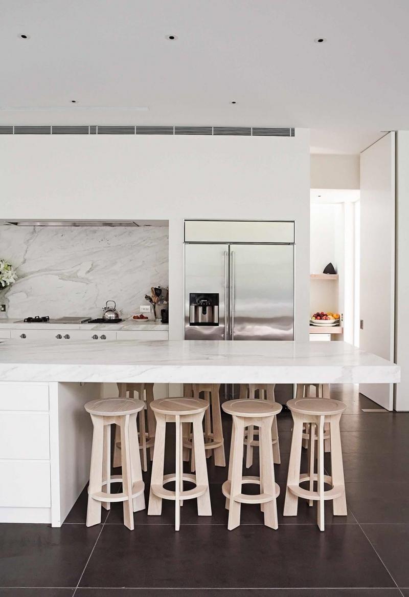 Amenajari bucătărie. 8 pași simpli de urmat pentru o renovare eficientă a bucătăriei