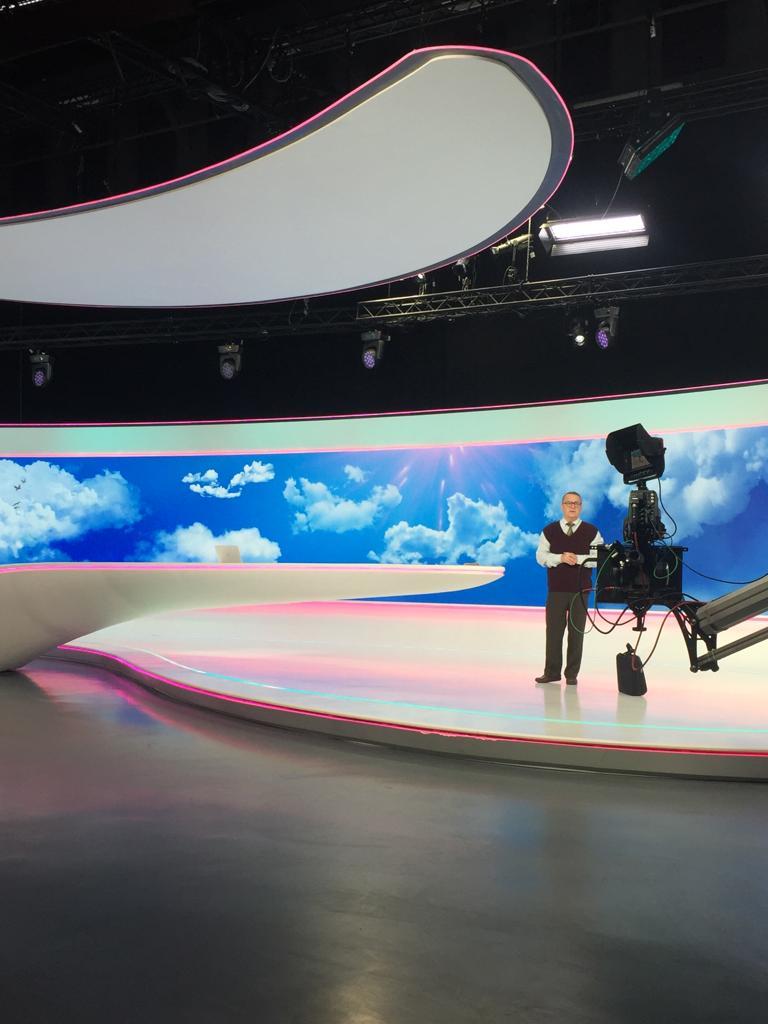 Marius Florea Vizante, alias Ducu, din serialul „Liber ca pasărea cerului”, prezintă Meteo, la Antena 1