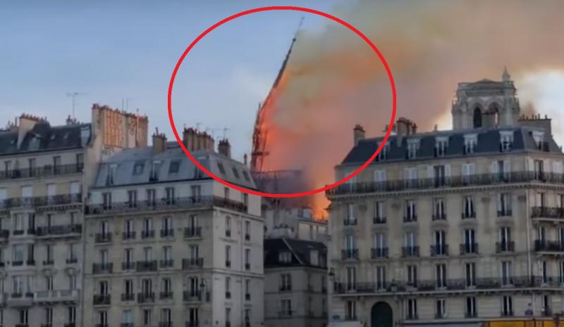 A ars și coroana de spini a lui Iisus Hristos! Momentul în care turnul Catedralei Notre-Dame cade în flăcări!
