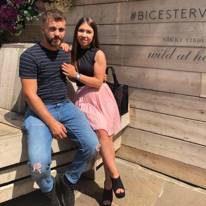 O tânără româncă a murit într-un accident cumplit în Anglia! Iubitul ei era blocat în trafic, în spatele ei. „Sufletul meu frumos!”