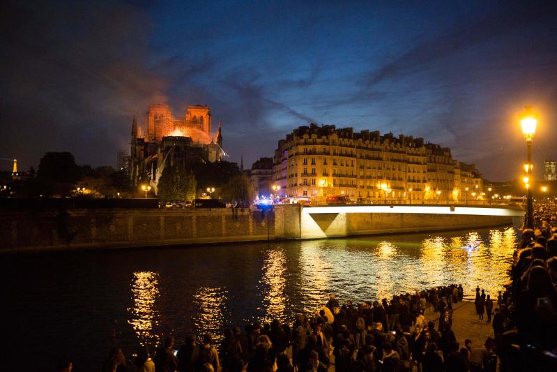 Cocoşatul a fost un personaj real. Era pietrar și lucra la Notre Dame. Catedrala francezilor este un loc plin de mister