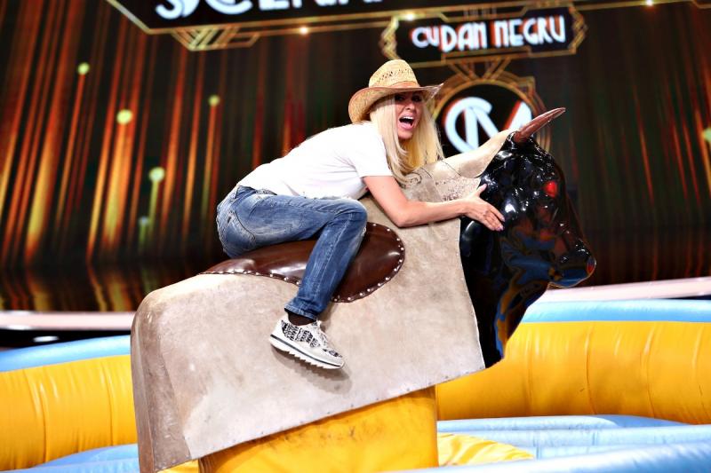 Vica Blochina, Andrei Ștefănescu, Dima Trofim și Anca Neacșu intră în jocul măștilor, la „Scena misterelor”