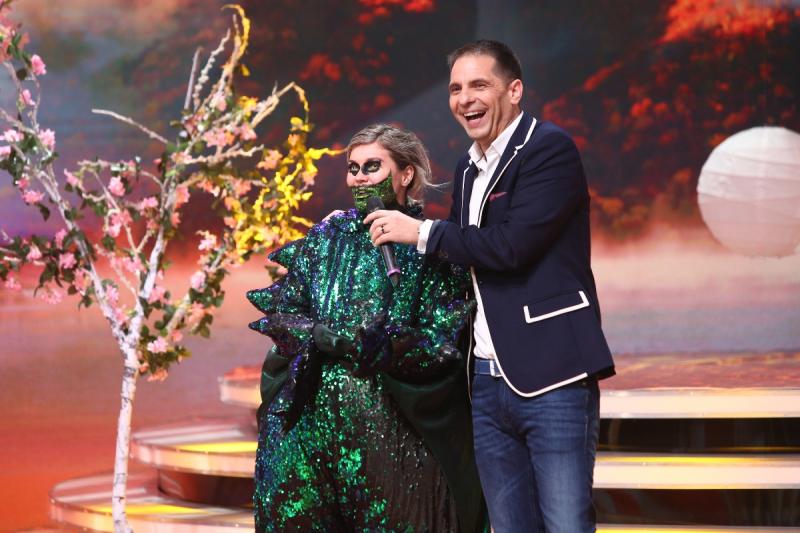 Gina Pistol, Ovidiu Ioanițoaia, Mihaela Tatu, Marcel Pavel, Alex Velea și Iuliana Marciuc s-au ascuns în spatele măștilor, la Scena misterelor