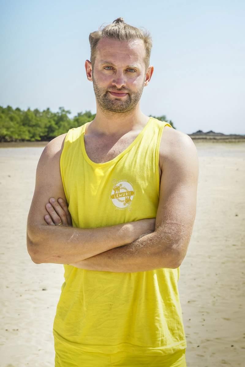 Cum arăta Sorin Brotnei, finalist la ”Ultimul Trib”, pe vremea când făcea furori cu trupa ”Akcent”! Ce făcea artistul înainte de a se apuca de muzică