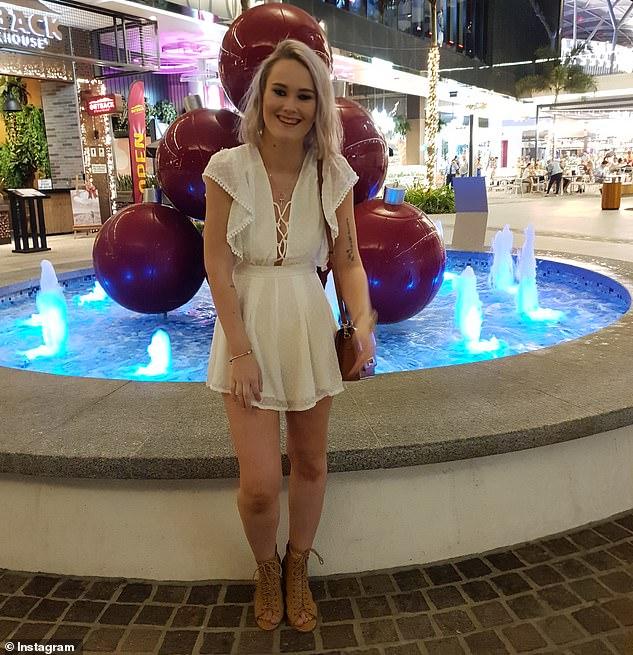 Era obeză și risca să moară, dar a topit 62 de kilograme și acum e o divă sexy cu mulți fani! Cum arată