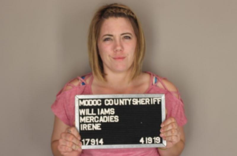 Copii de doi ani, ținuți în cuști, precum niște câini, chiar de părinții lor! De ce ar fi apelat la această metodă