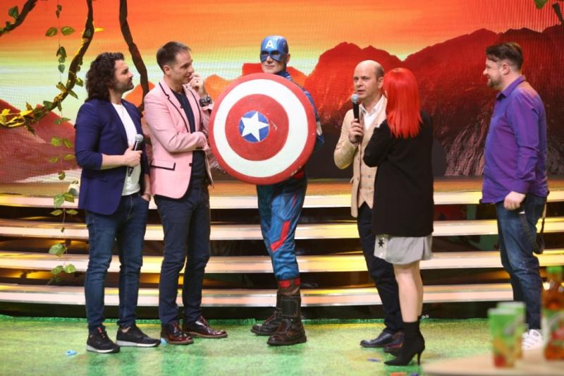 King Kong, Captain America, Moș Ene, Roboface, D’Artagnan și Turta dulce din Shrek urcă pe Scena misterelor