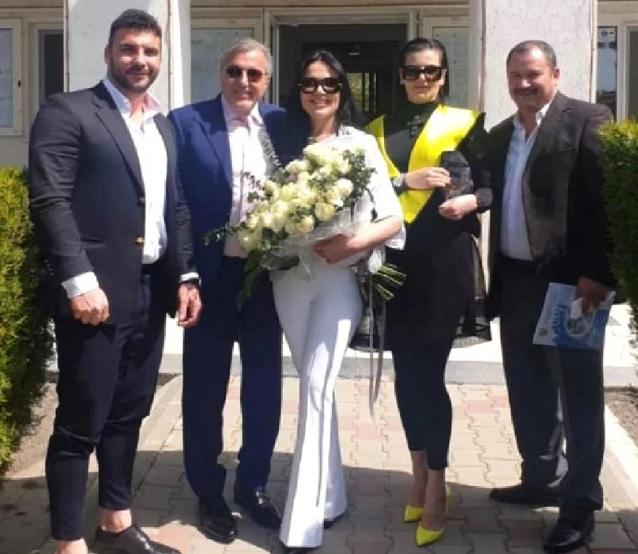 Ilie Năstase și partenera lui s-au cununat civil! Primele imagini de la Starea Civilă - Foto