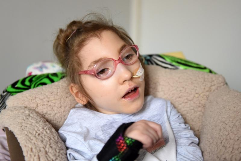 Li s-a spus să își ia la revedere de la fetița lor, pentru că era „incompatibilă cu viața”: „Habar n-au ce spun! Copilul meu merită să trăiască”