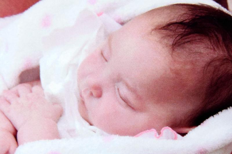 Li s-a spus să își ia la revedere de la fetița lor, pentru că era „incompatibilă cu viața”: „Habar n-au ce spun! Copilul meu merită să trăiască”