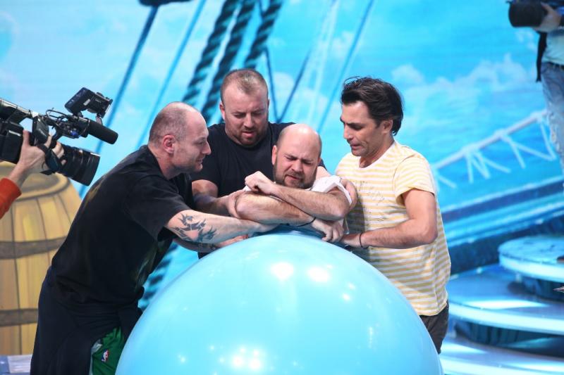 Raluka, Oana Roman, Dima Trofim și nea Mărin Barbu vor ghici cine se ascunde în spatele măștilor, la “Scena misterelor”