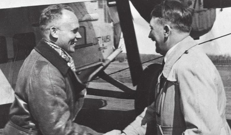 „Îi pun capăt astăzi!”. Ce a făcut Hitler în ultimele clipe de viață și de ce nu a încercat să se salveze. Pilotul lui a scris totul într-un jurnal. Imagini rare! - Foto