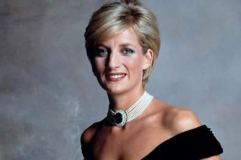 Dezvăluiri scandaloase! Cum își furișa Prințesa Diana amanți în palat. Cu cine s-a iubit Lady Di, după ce a aflat despre infidelitatea soțului ei