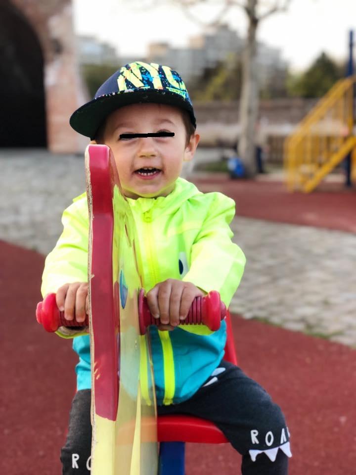 Îți mai amintești de Medana și de Roby de la ”Insula Iubirii”? Cei doi au trecut testul suprem cu brio, iar acum au un copil de doi ani