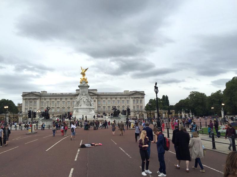 Femeia care a „murit” în cele mai frumoase locuri din lume - Galerie foto