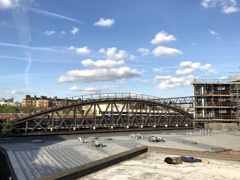 Femeia care a „murit” în cele mai frumoase locuri din lume - Galerie foto