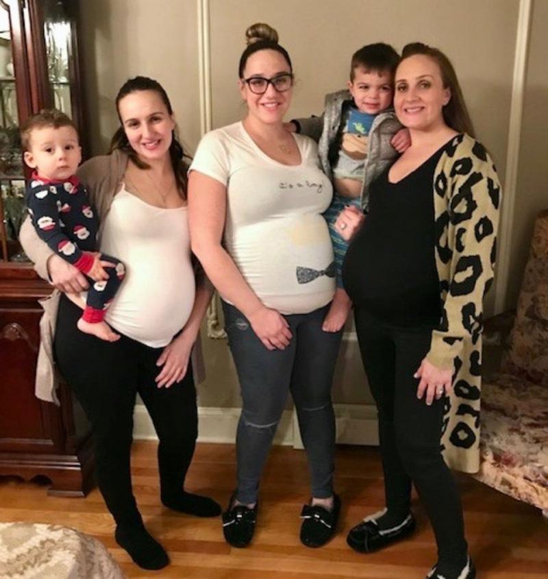 Trei surori au devenit mame în același timp: ”A fost o minune că am rămas însărcinate în aceeași perioadă!”